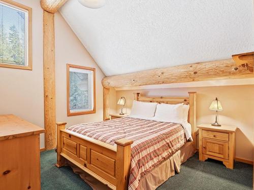 1254 Fosters Pl, Courtenay, BC - Indoor Photo Showing Bedroom