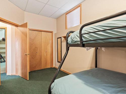 1254 Fosters Pl, Courtenay, BC - Indoor Photo Showing Bedroom