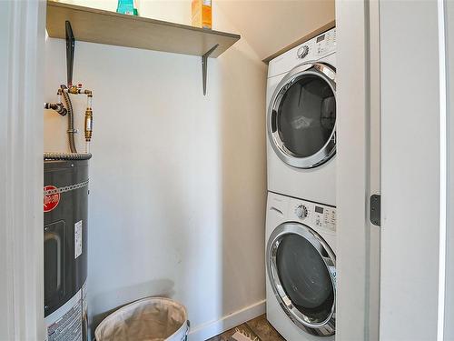 659 Petersen Rd, Campbell River, BC - Indoor Photo Showing Laundry Room