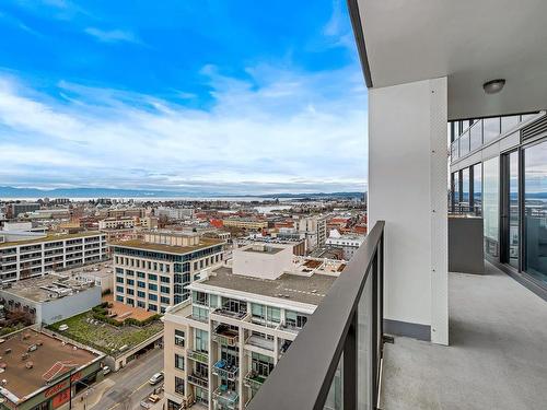 1601-777 Herald St, Victoria, BC - Outdoor With View