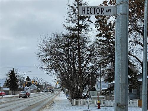 872 Hector Ave, Winnipeg, MB 