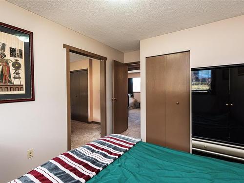 111 Seaview St, Sayward, BC - Indoor Photo Showing Bedroom