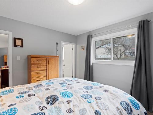 11306 Tassie Drive, Coldstream, BC - Indoor Photo Showing Bedroom