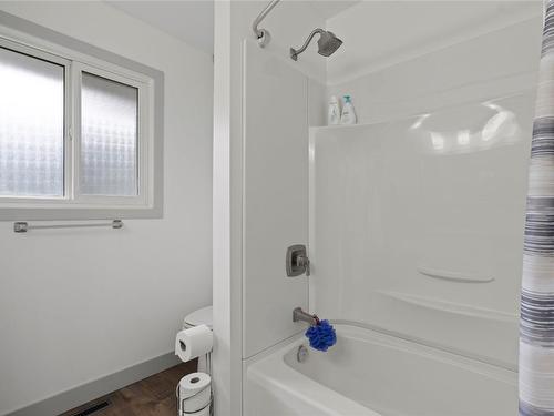 11306 Tassie Drive, Coldstream, BC - Indoor Photo Showing Bathroom