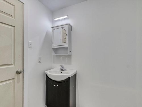 Bathroom - 1346 Rue Belcourt, Terrebonne (Terrebonne), QC - Indoor Photo Showing Other Room