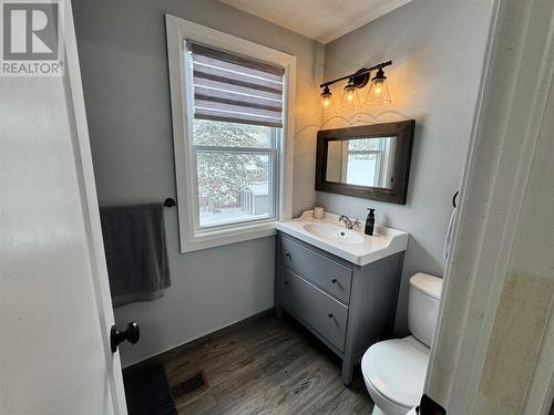 17 Birch St, Wawa, ON - Indoor Photo Showing Bathroom
