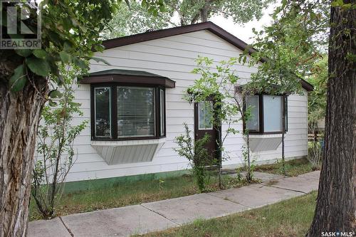 501 Front Street, Eastend, SK - Outdoor