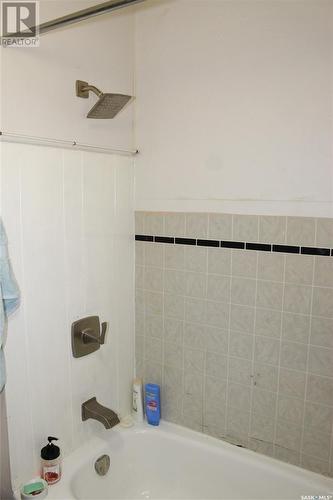 501 Front Street, Eastend, SK - Indoor Photo Showing Bathroom