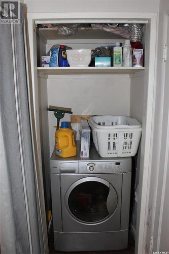 501 Front Street, Eastend, SK - Indoor Photo Showing Laundry Room
