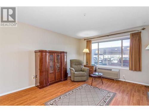 250 Dougall Road N Unit# 106, Kelowna, BC - Indoor Photo Showing Other Room