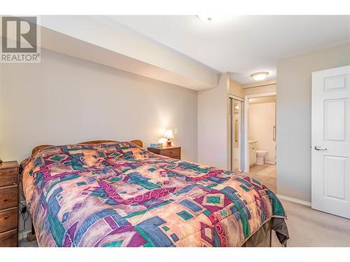 250 Dougall Road N Unit# 106, Kelowna, BC - Indoor Photo Showing Bedroom