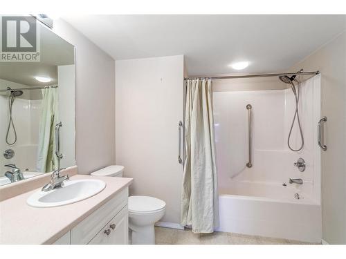 250 Dougall Road N Unit# 106, Kelowna, BC - Indoor Photo Showing Bathroom