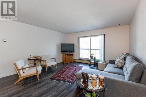 314 392 Killoren Crescent, Prince George, BC - Indoor Photo Showing Living Room