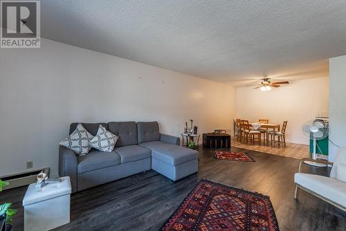 314 392 Killoren Crescent, Prince George, BC - Indoor Photo Showing Living Room