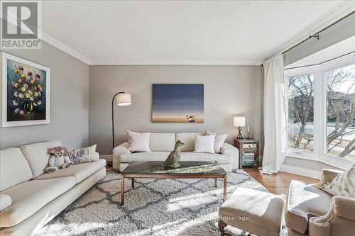 109 River Glen Blvd, Oakville, ON - Indoor Photo Showing Living Room