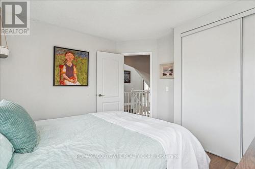 109 River Glen Blvd, Oakville, ON - Indoor Photo Showing Bedroom