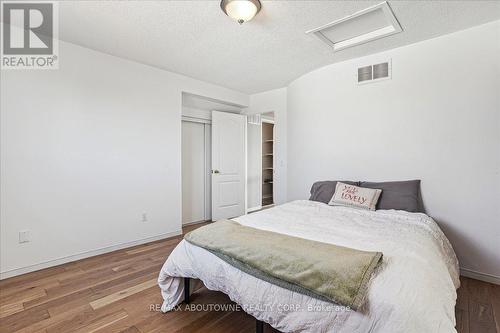 109 River Glen Blvd, Oakville, ON - Indoor Photo Showing Bedroom