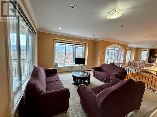 5418 Snowbrush Street, Oliver, BC - Indoor Photo Showing Living Room