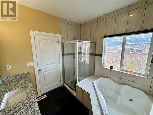 5418 Snowbrush Street, Oliver, BC - Indoor Photo Showing Bathroom