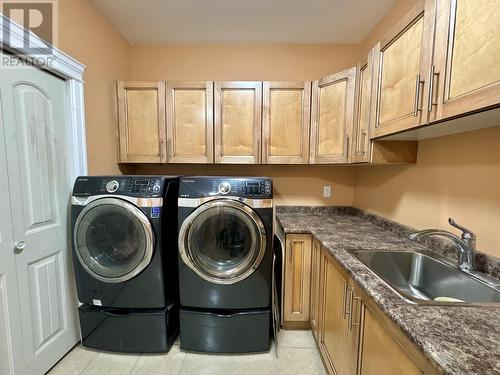 5418 Snowbrush Street, Oliver, BC - Indoor Photo Showing Laundry Room