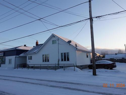 372-380 Pine St S, Timmins, ON 