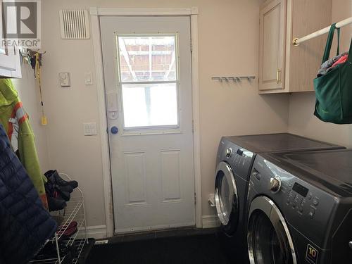 820 Beaven Crescent, Valemount, BC - Indoor Photo Showing Laundry Room