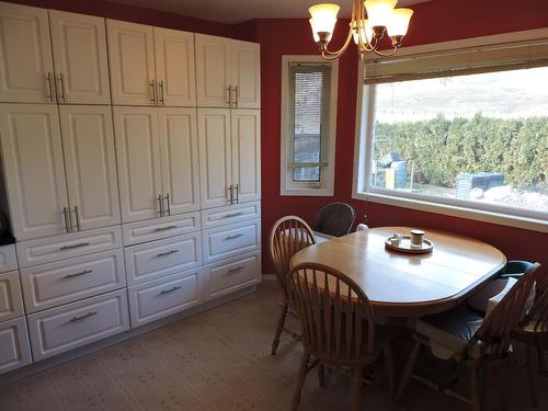 415 Hatton Avenue, Midway, BC - Indoor Photo Showing Dining Room