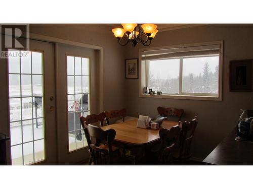 4331 Canim-Hendrix Lake Road, Canim Lake, BC - Indoor Photo Showing Dining Room