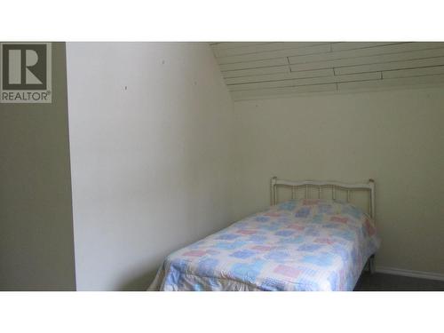 4331 Canim-Hendrix Lake Road, Canim Lake, BC - Indoor Photo Showing Bedroom