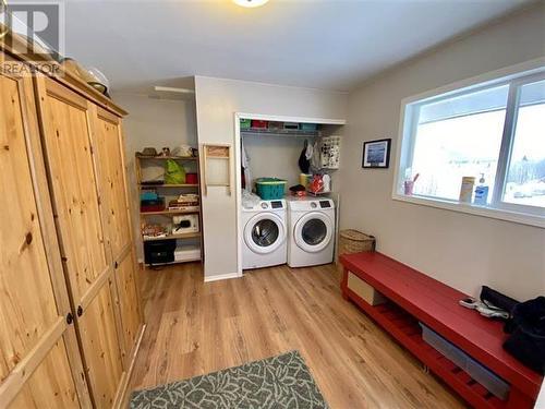 4331 Canim-Hendrix Lake Road, Canim Lake, BC - Indoor Photo Showing Laundry Room
