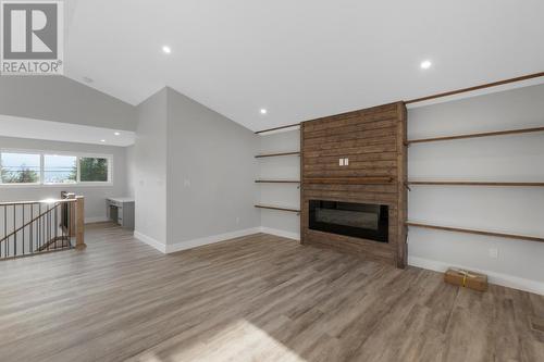 390 Ootischenia Road, Ootischenia, BC - Indoor With Fireplace