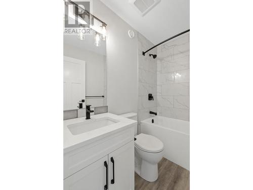 390 Ootischenia Road, Ootischenia, BC - Indoor Photo Showing Bathroom