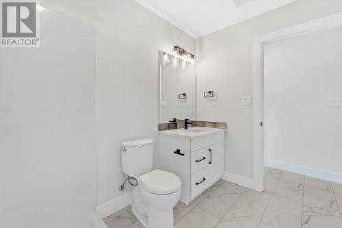 390 Ootischenia Road, Ootischenia, BC - Indoor Photo Showing Bathroom