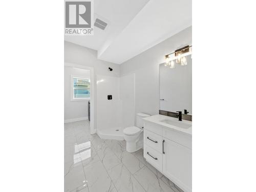 390 Ootischenia Road, Ootischenia, BC - Indoor Photo Showing Bathroom