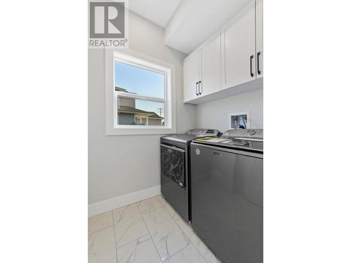 390 Ootischenia Road, Ootischenia, BC - Indoor Photo Showing Laundry Room