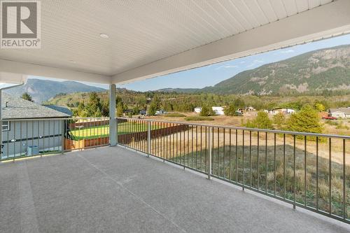 390 Ootischenia Road, Ootischenia, BC - Outdoor With Exterior