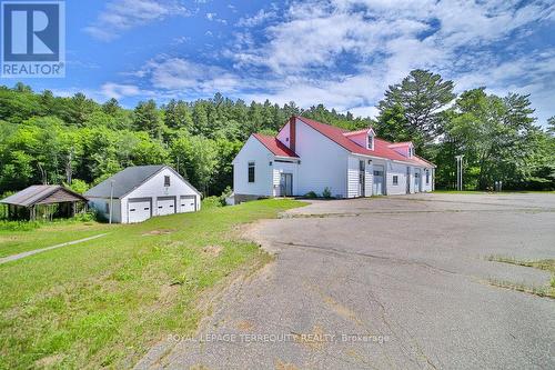 20130 On-35, Algonquin Highlands, ON - Outdoor