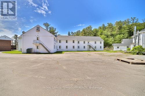 20130 On-35, Algonquin Highlands, ON - Outdoor