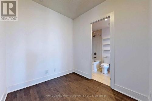 #Ph#2401 -9201 Yonge St, Richmond Hill, ON - Indoor Photo Showing Other Room