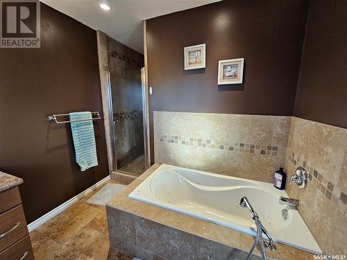 38 Morin Crescent, Meadow Lake, SK - Indoor Photo Showing Bathroom