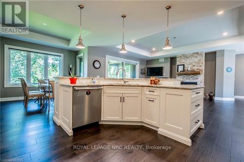 713 Clarence Street, Port Colborne, ON - Indoor Photo Showing Kitchen