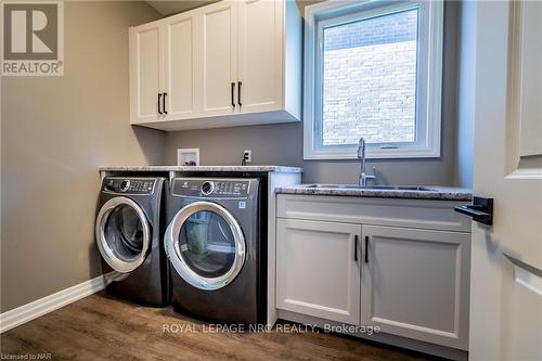 713 Clarence Street, Port Colborne, ON - Indoor Photo Showing Laundry Room