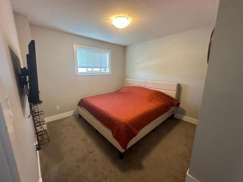 1611 Phillips Street, Merritt, BC - Indoor Photo Showing Bedroom
