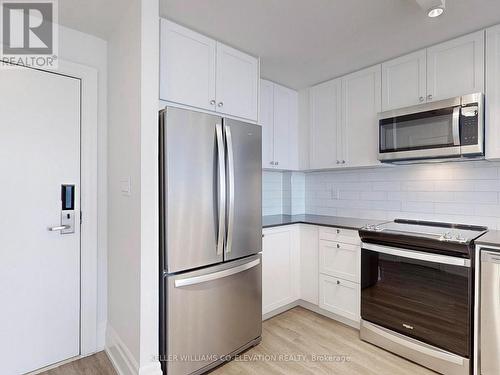 711 - 50 Spadina Road, Toronto, ON - Indoor Photo Showing Kitchen With Upgraded Kitchen