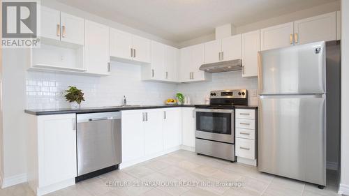 15 Archer Ave, Collingwood, ON - Indoor Photo Showing Kitchen With Upgraded Kitchen
