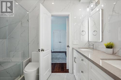 3399 Lakeshore Rd, Burlington, ON - Indoor Photo Showing Bathroom