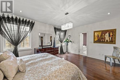 11 Fitzmaurice Dr, Vaughan, ON - Indoor Photo Showing Bedroom