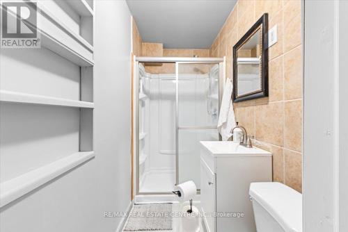 2 - 273 Rosslyn Avenue N, Hamilton, ON - Indoor Photo Showing Bathroom