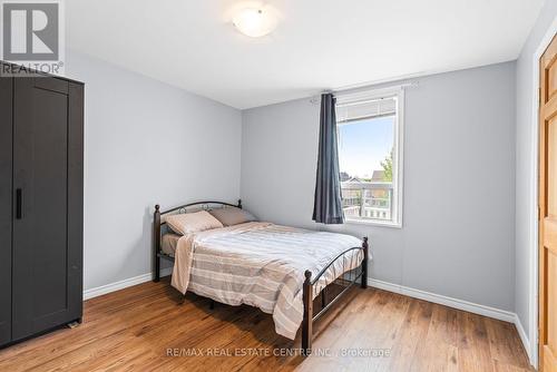 2 - 273 Rosslyn Avenue N, Hamilton, ON - Indoor Photo Showing Bedroom