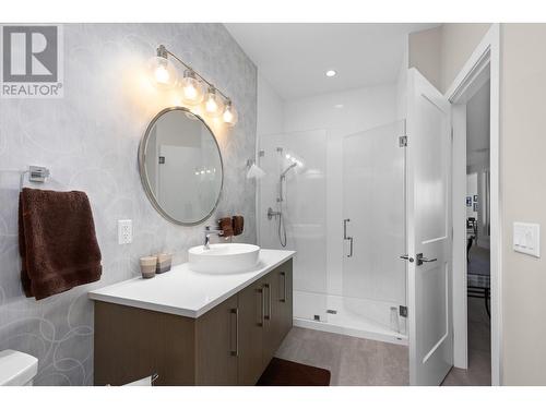 2232 Tramonto Court, Kelowna, BC - Indoor Photo Showing Bathroom